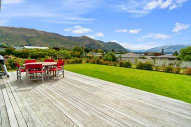 The Rabbit Warren - Wanaka Holiday Home