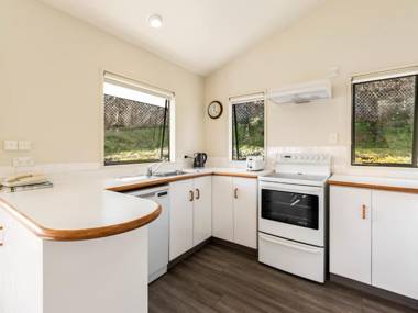 Downtown Wanaka - Wanaka Holiday Home