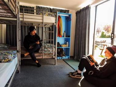 Mountain View Backpackers