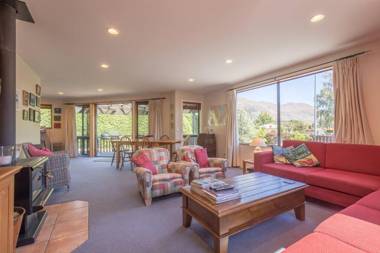 Central Wanaka 2 Bedroom Retreat