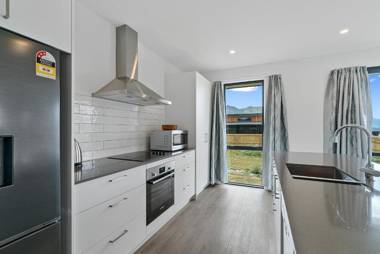 Aubrey Views - Wanaka Holiday Home