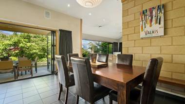 Fit for a King - Wanaka Holiday Home