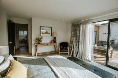 The Heights - Sleeps 8 - Lake Views - Outdoor Fire