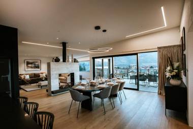 The Heights - Sleeps 8 - Lake Views - Outdoor Fire