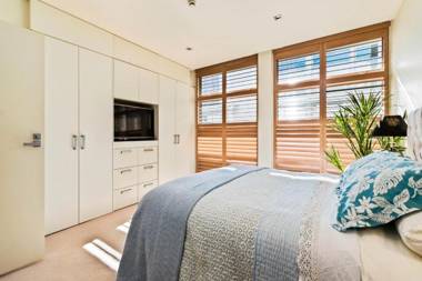 Apartment On Ardmore - Sleeps 4 - Central Location - Lake Views