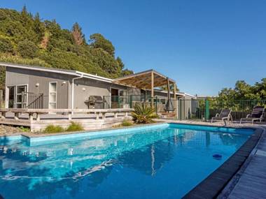 Pool and Spa Escape - Pauanui Holiday Home