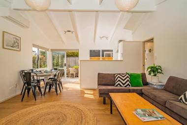 Retreat by the Beach - Pauanui Holiday Home