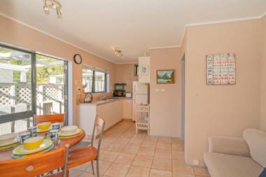 Shell Seekers - Pauanui Downstairs Holiday Unit