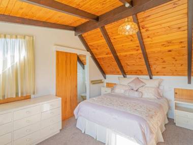 Sea Breeze Sanctuary - Pauanui Holiday Home