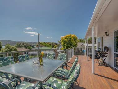 Harbour View Haven - Pauanui Holiday Home