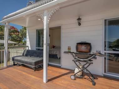 Harbour View Haven - Pauanui Holiday Home