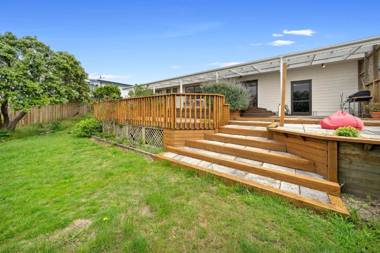Lagoon Haven - Waikanae Holiday Home