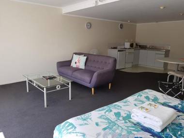 Aloha Seaview Resort Motel