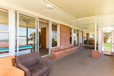 Waitangi Beach Houses