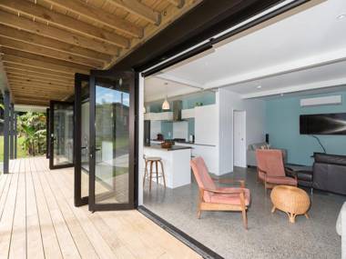 Paihia Centre Peace - Central Paihia Holiday Home