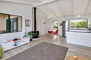 Lofty Te Haumi - Paihia Holiday Home