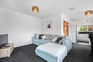 Archie's Beach Bach - Orewa Holiday Home