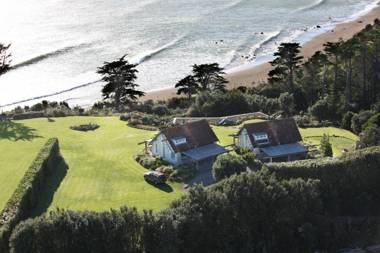 Ahu Ahu Beach Villas