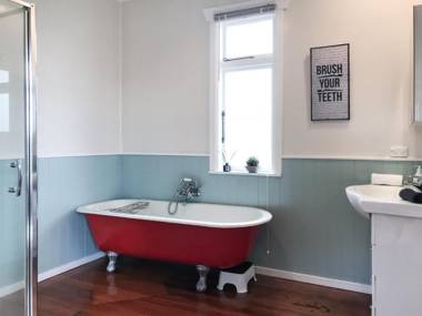 THE BROOKLANDS BUNGALOW