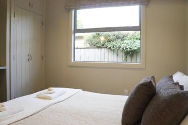 RELAX ON RICHMOND - MODERN LARGE BEACH HOUSE