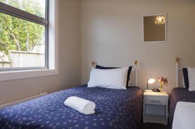 RELAX ON RICHMOND - MODERN LARGE BEACH HOUSE