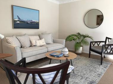 THE COASTAL COTTAGE - CENTRAL CITY LOCATION