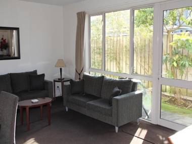 Cedar Grove Motor Lodge