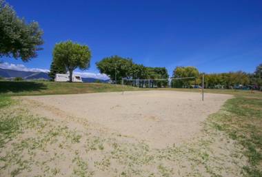 Tahuna Beach Holiday Park and Motel