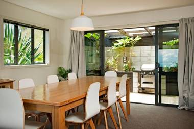 Commodore Holiday Home