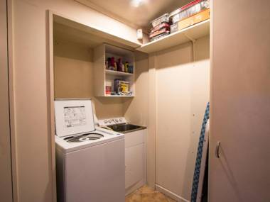 River Dance Townhouse - Prime City Centre Location on the River