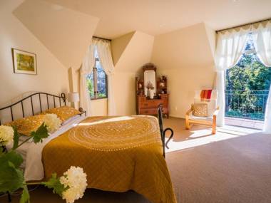 River Dance Townhouse - Prime City Centre Location on the River