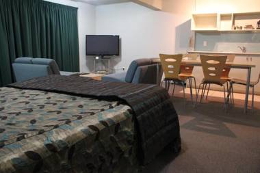 Edgewater Motor Lodge