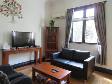 Juliet's Cottage - Napier Holiday Home