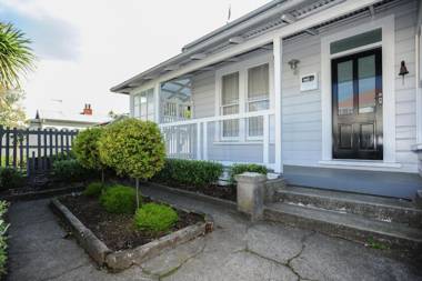 Puriri Downtown Villa - Napier Holiday Home