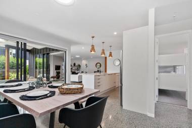 Stylish Villa Escape - Matakana Holiday Home