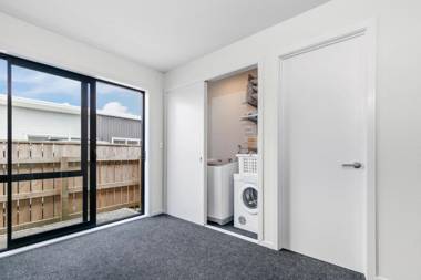 Stylish Villa Escape - Matakana Holiday Home