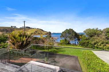 Pohutukawa Cottage - Matakana Holiday Home