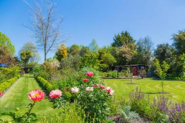 Tasman Village Cottage