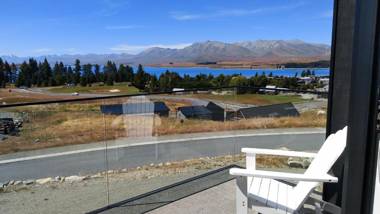 Galaxy Lakeview House