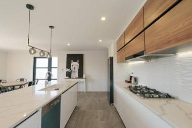 Snowy Peak Apartment