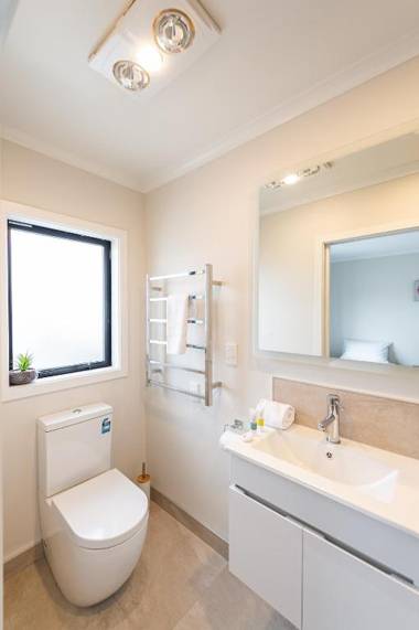 Mirror Lake Apartment