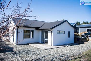 Josephine's Lakeside Star