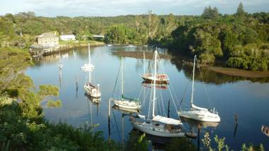 Colonial House Motel