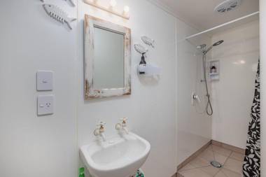 Kiwis Call At 51 - Kerikeri Downstairs Holiday Unit