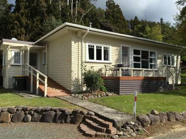 Sapphire Springs Holiday Park and Thermal Pools