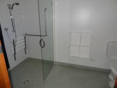 The Anchor Inn Beachfront Motel