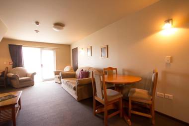 Balmoral Lodge Motel