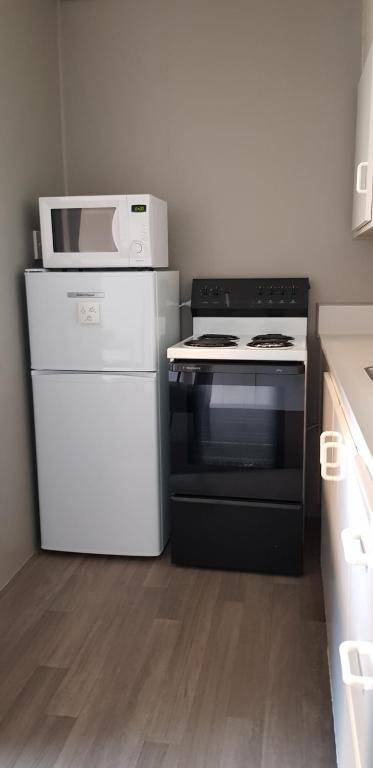 Golden Leaf Apartments