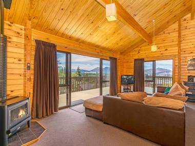 Chalet Oregon - Hanmer Springs Holiday Home