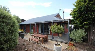 17 Chisholm Crescent